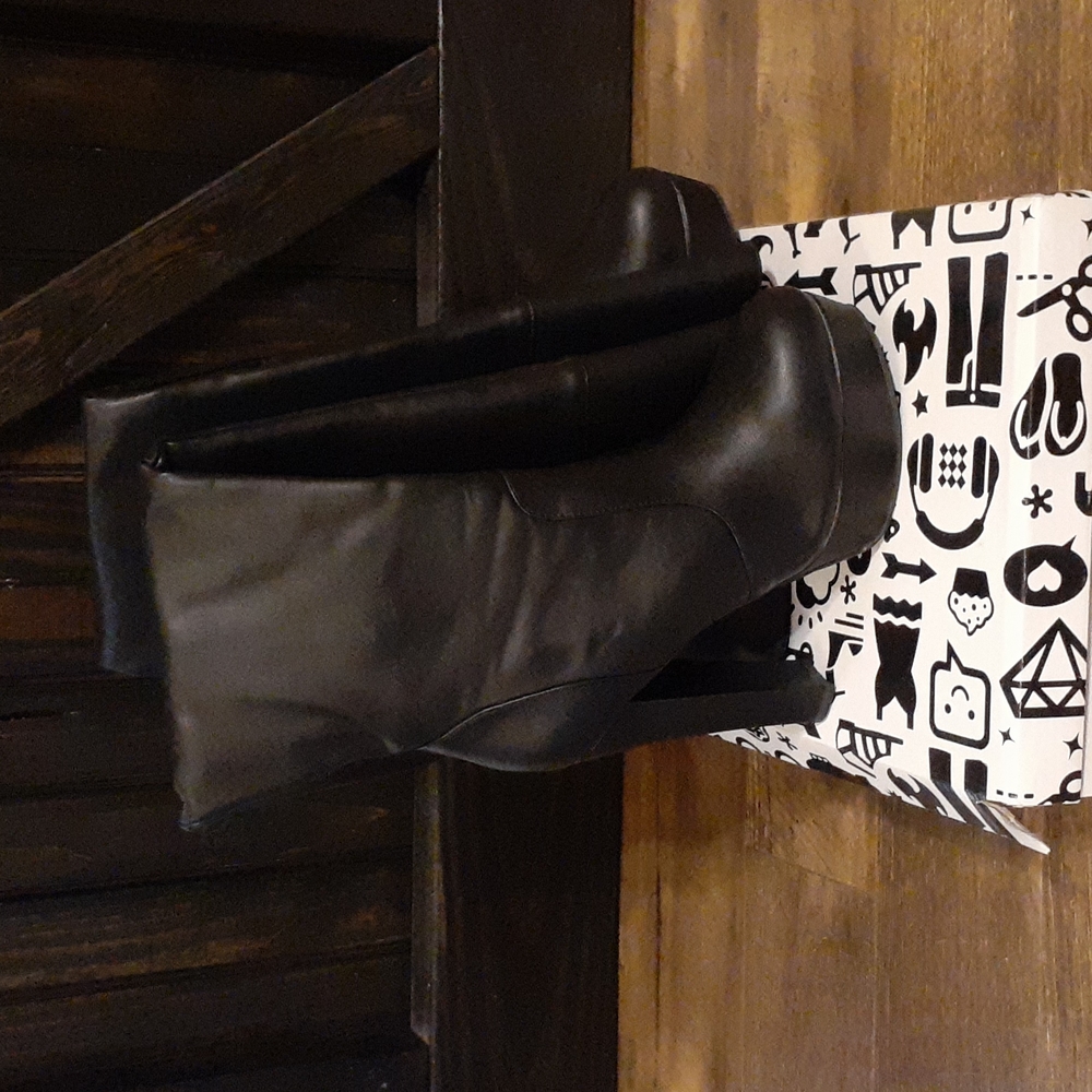 Bamboo Archer Blk Knee High Boots